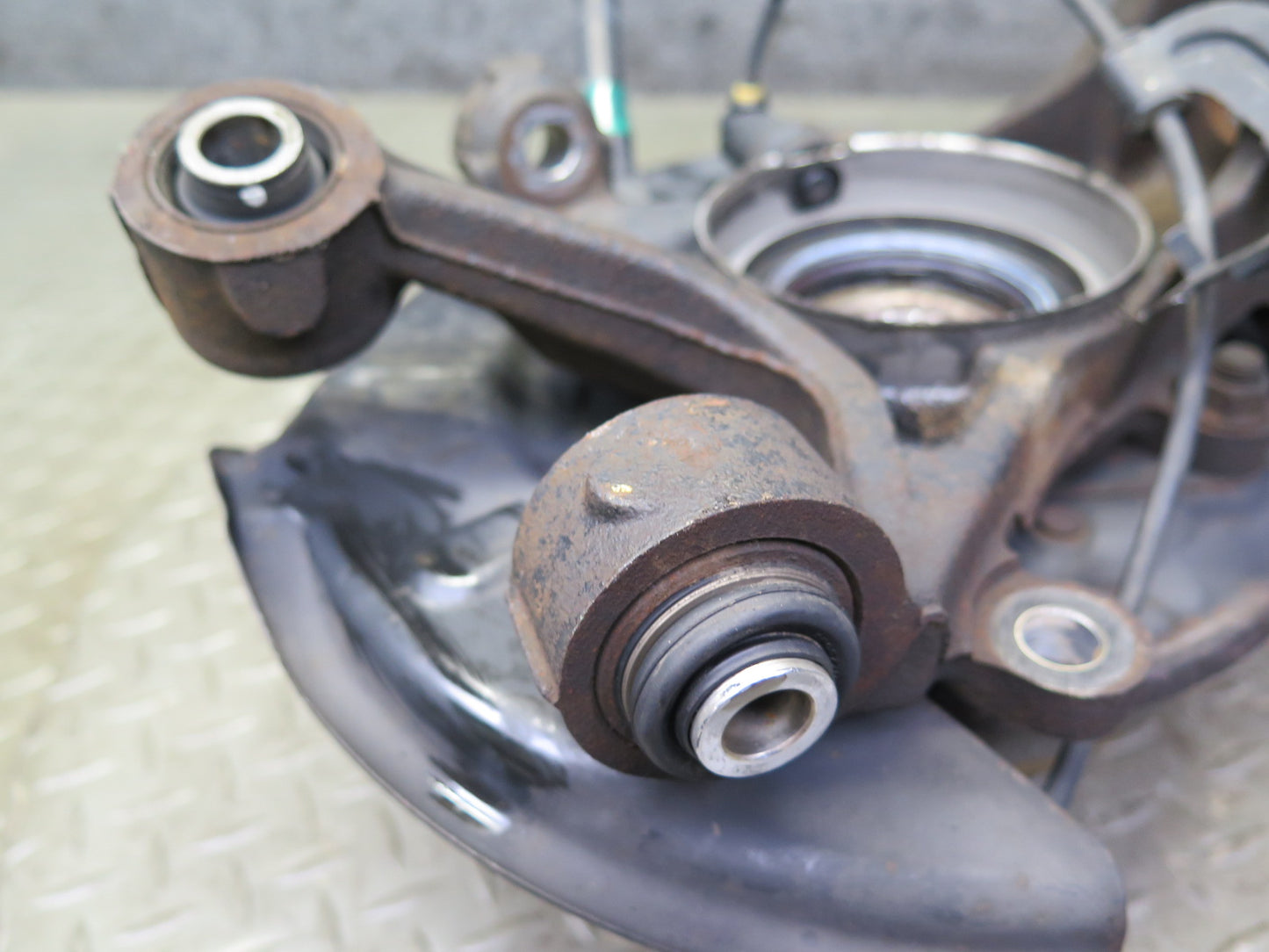 98-00 Lexus UCF20L LS400 Rear Right Spindle Knuckle Wheel Hub Bearing 102K OEM