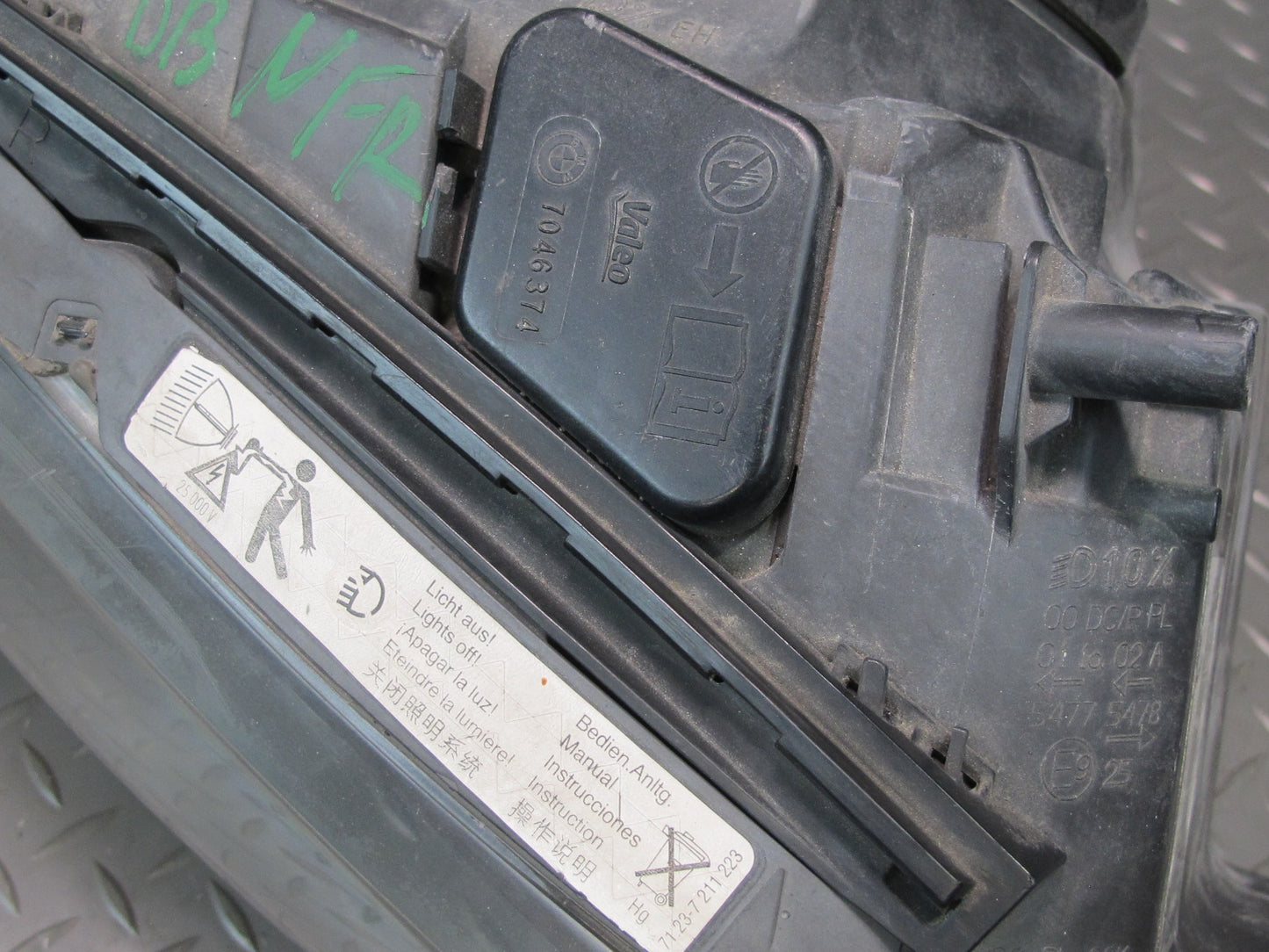 08-11 BMW E82 E88 135i Front Right Adaptive Xenon HID Headlight Lamp 7181286 OEM