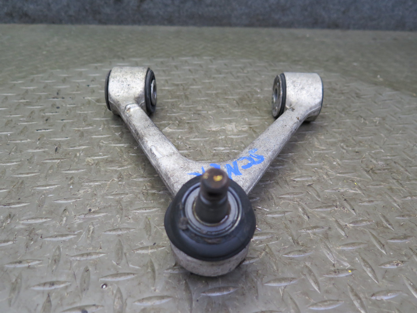 92-00 Lexus JZZ31L SC400 SC300 Set of 2 Front Left & Right Upper Control Arm OEM