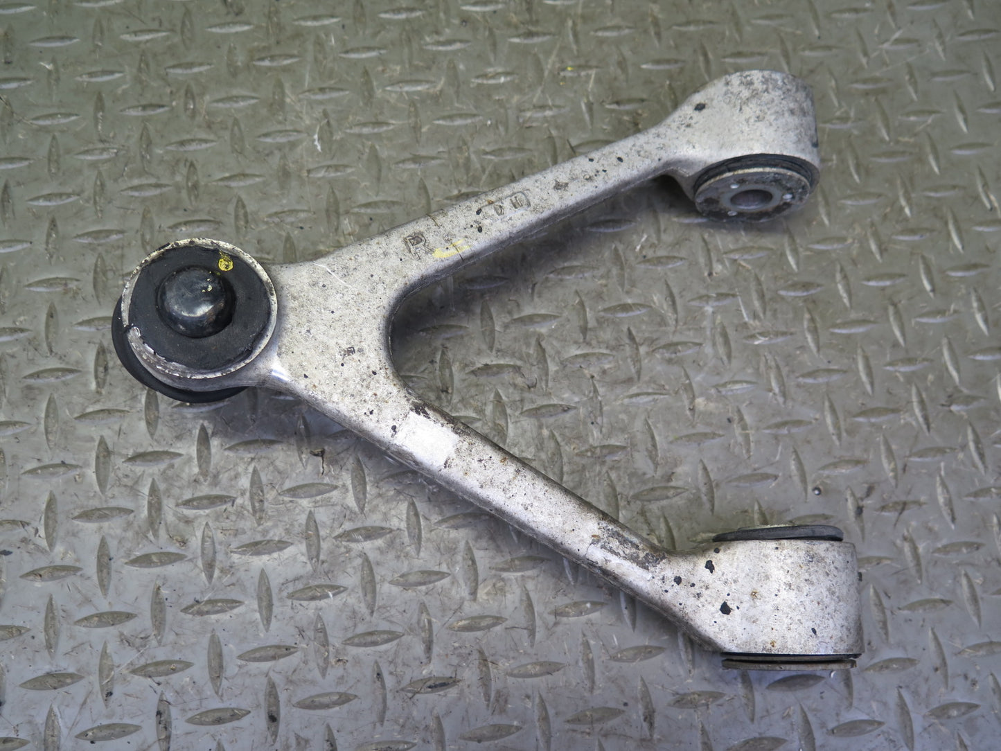 92-00 Lexus JZZ31L SC400 SC300 Set of 2 Front Left & Right Upper Control Arm OEM