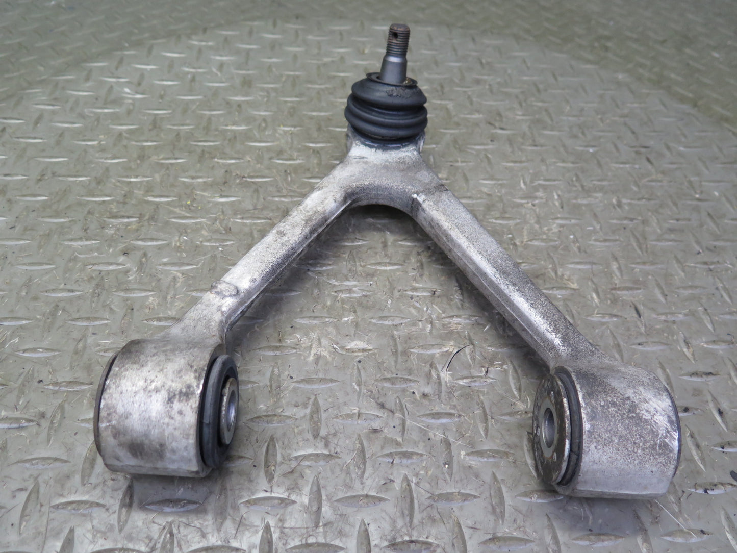 92-00 Lexus JZZ31L SC400 SC300 Set of 2 Front Left & Right Upper Control Arm OEM