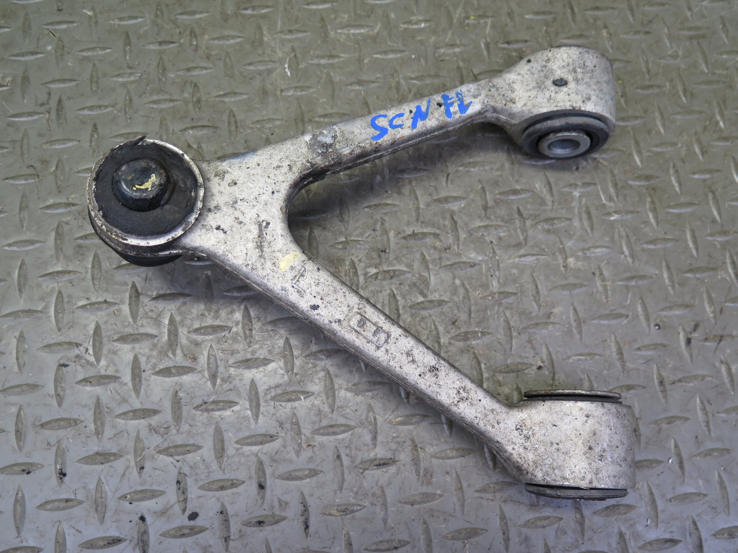 92-00 Lexus JZZ31L SC400 SC300 Set of 2 Front Left & Right Upper Control Arm OEM