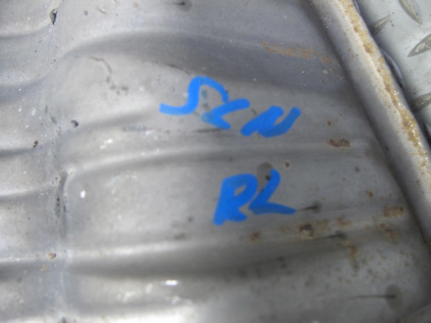 04-09 Mercedes R230 SL600 Set of 2 Rear Left & Right Exhaust Muffler w Tips OEM