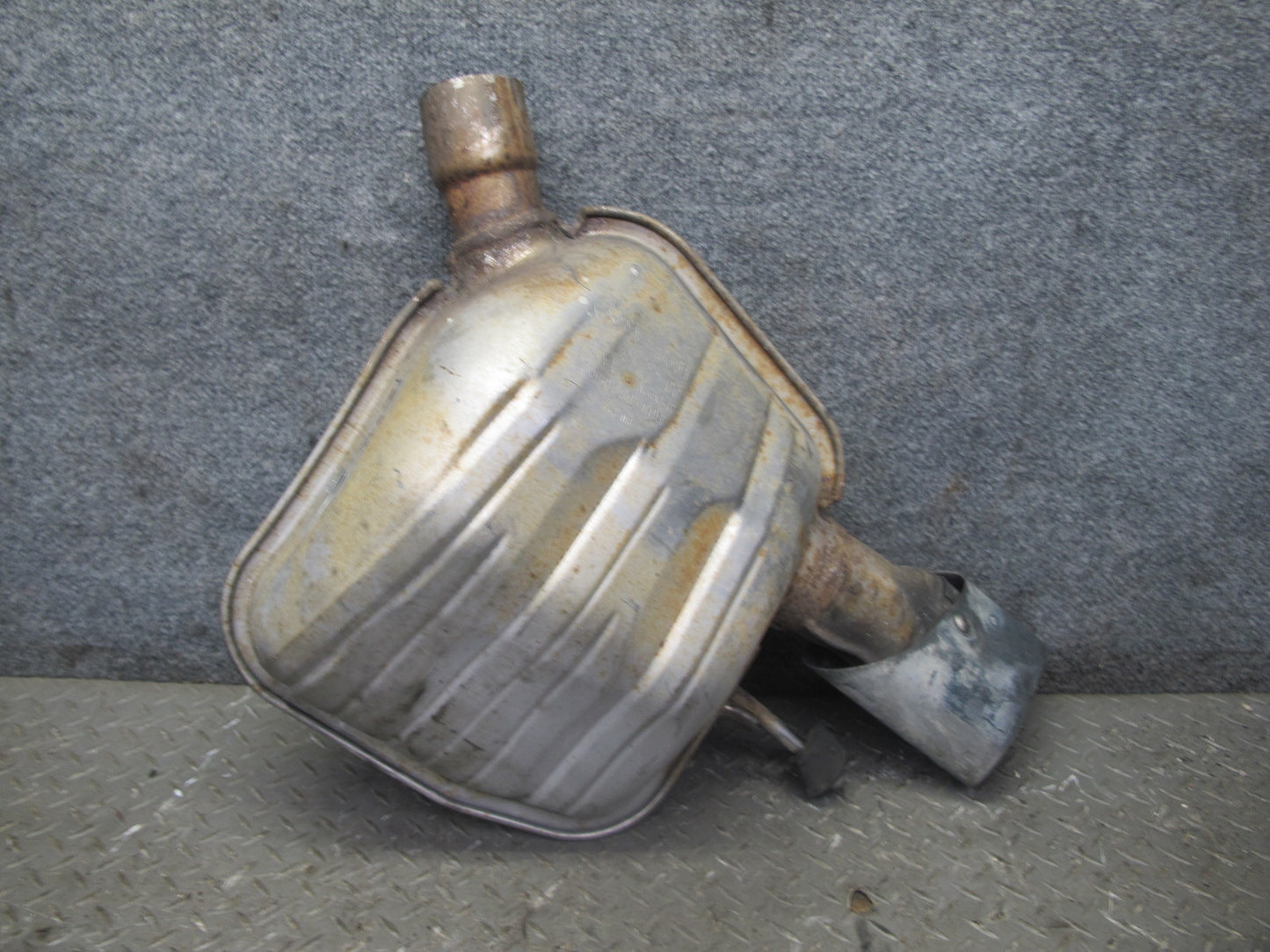 04-09 Mercedes R230 SL600 Set of 2 Rear Left & Right Exhaust Muffler w Tips OEM