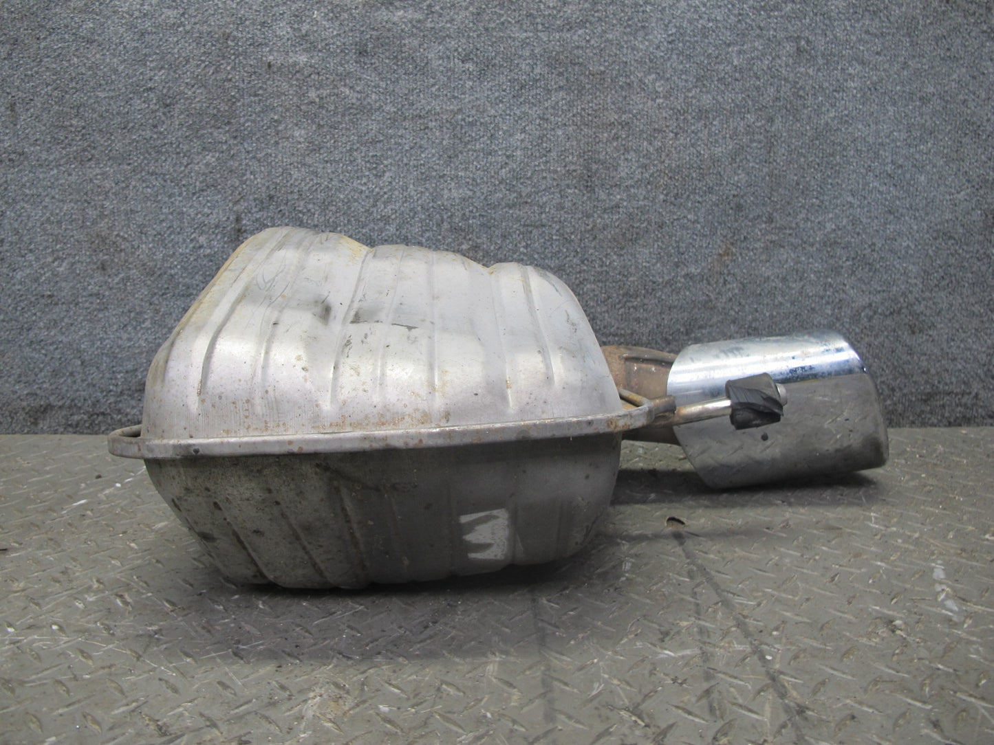 04-09 Mercedes R230 SL600 Set of 2 Rear Left & Right Exhaust Muffler w Tips OEM