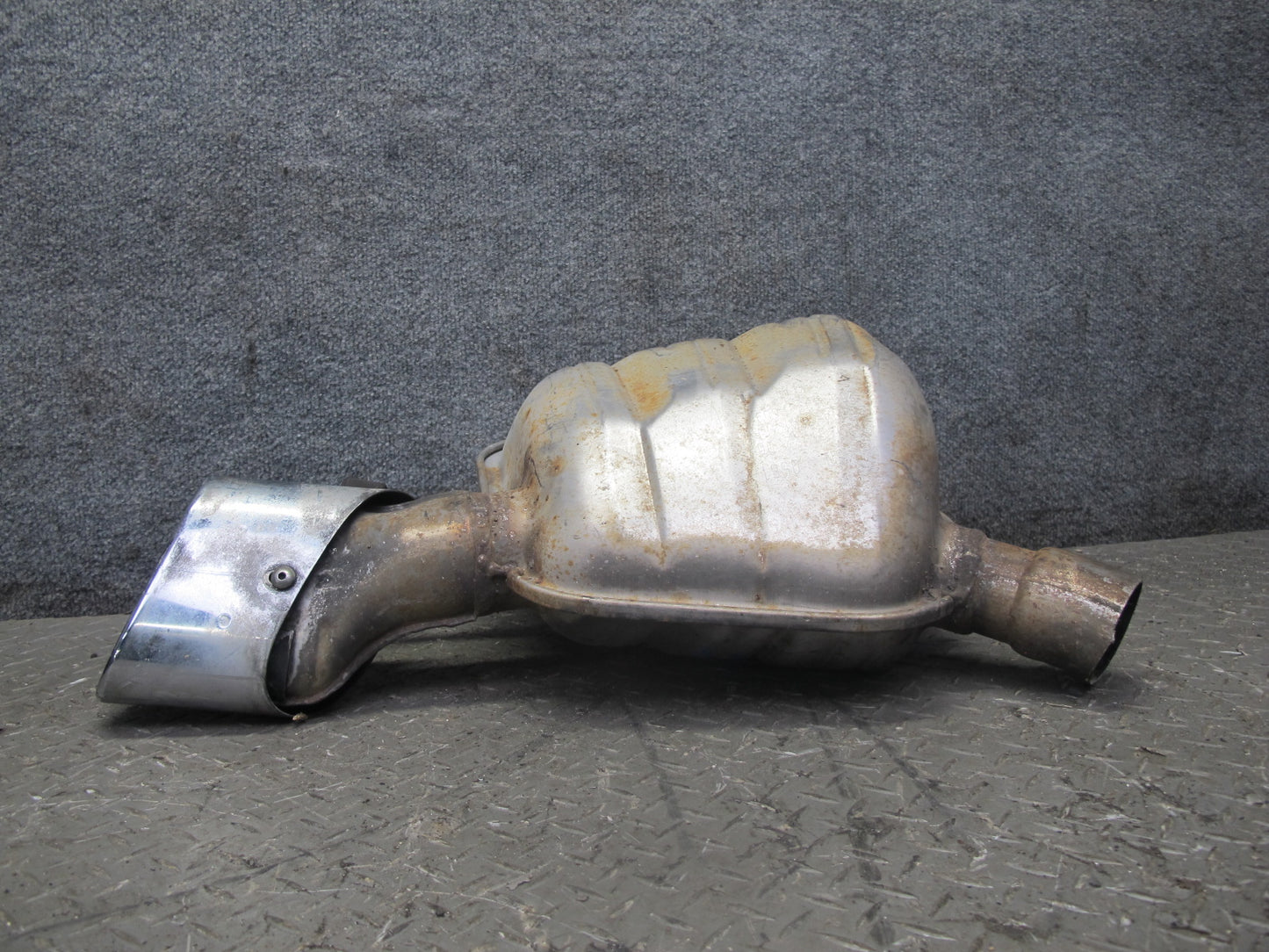 04-09 Mercedes R230 SL600 Set of 2 Rear Left & Right Exhaust Muffler w Tips OEM