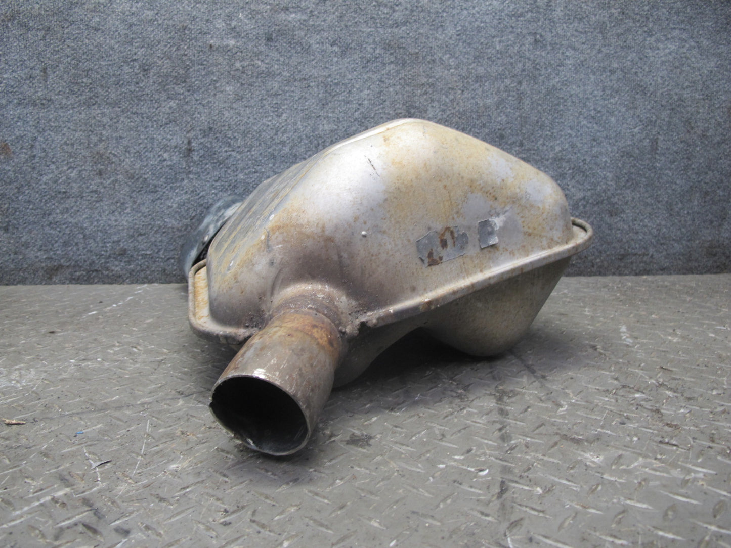 04-09 Mercedes R230 SL600 Set of 2 Rear Left & Right Exhaust Muffler w Tips OEM