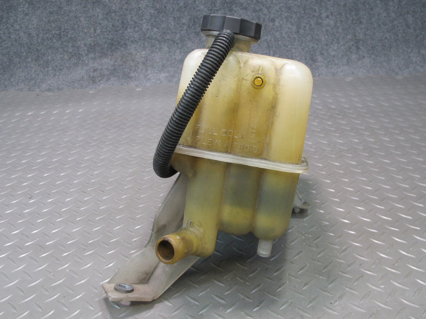 2003-2009 Hummer H2 Engine Coolant Expansion Overflow Reservoir Tank