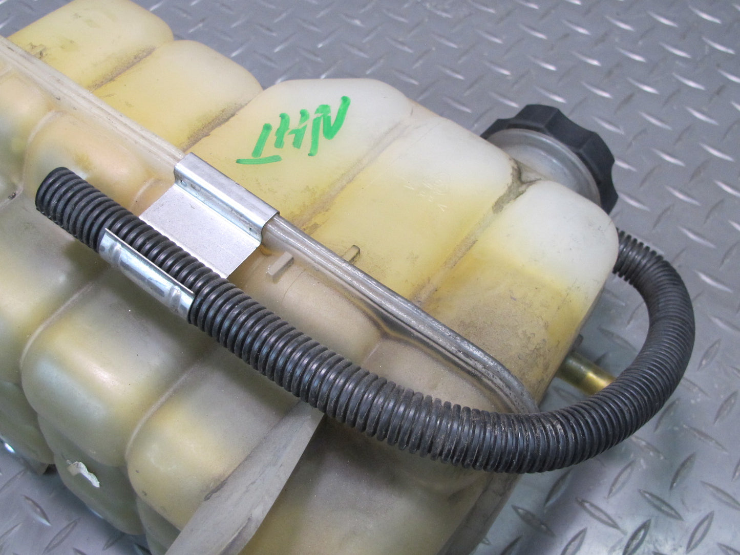 2003-2009 Hummer H2 Engine Coolant Expansion Overflow Reservoir Tank