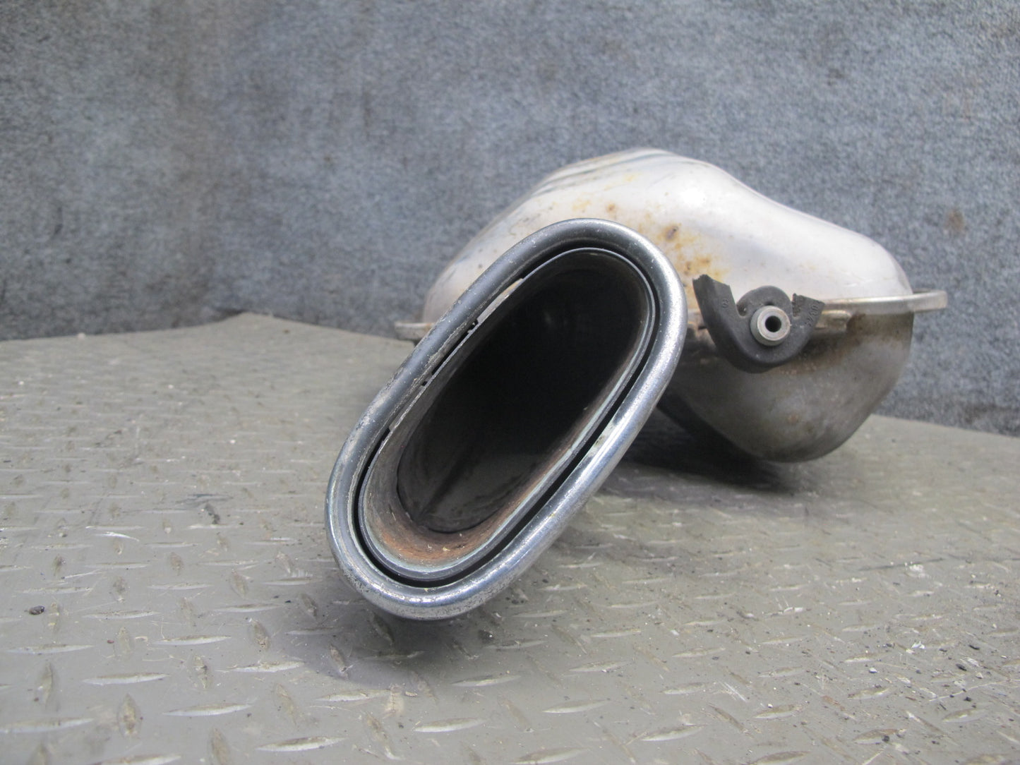 04-09 Mercedes R230 SL600 Set of 2 Rear Left & Right Exhaust Muffler w Tips OEM