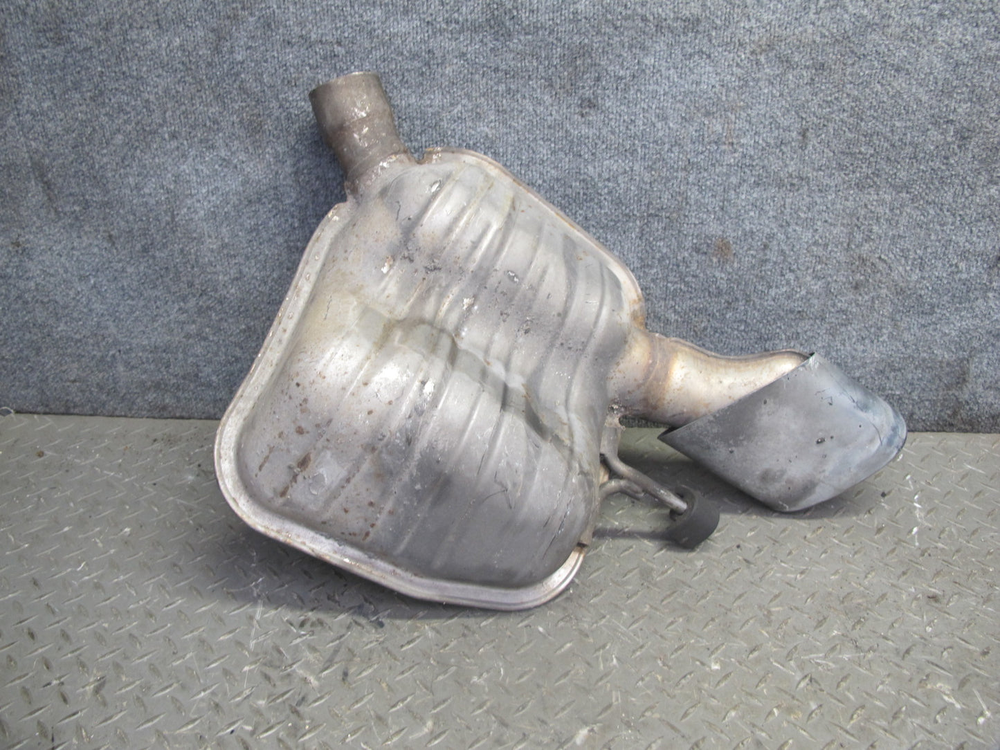 04-09 Mercedes R230 SL600 Set of 2 Rear Left & Right Exhaust Muffler w Tips OEM