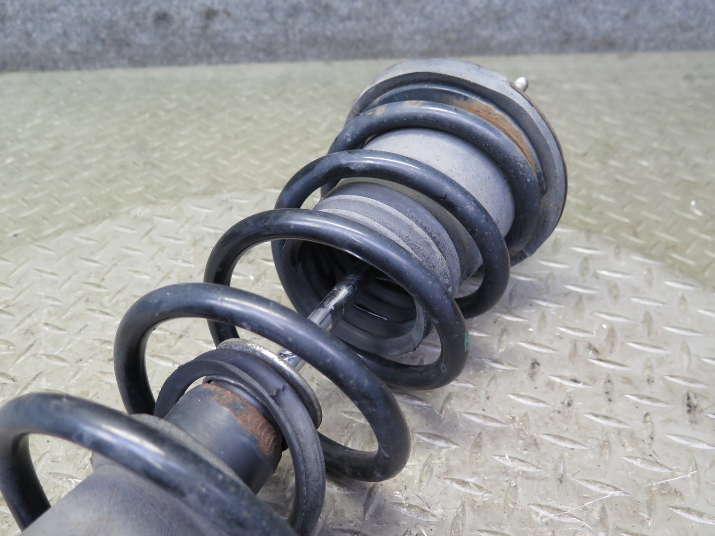 97-00 Lexus JZZ31L SC300 Set of 2 Rear Strut Shock Absorber KYB Excel-g