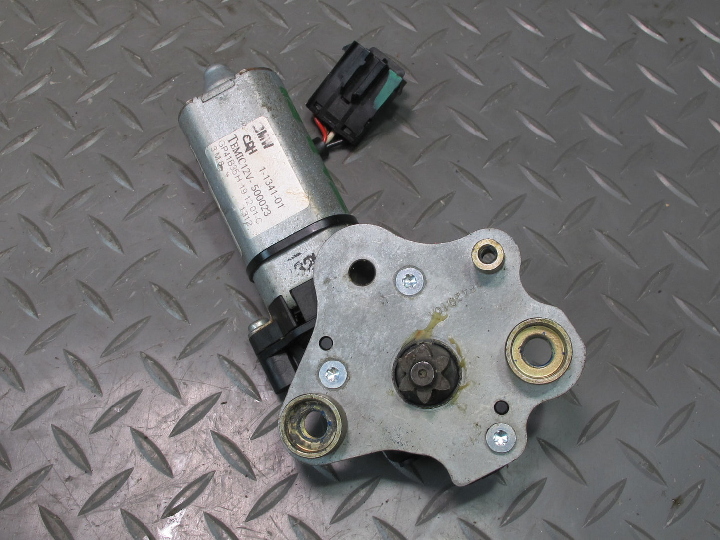 01-06 BMW E46 330ci Convertible Set of 5 Front Left Seat Adjust Motor OEM