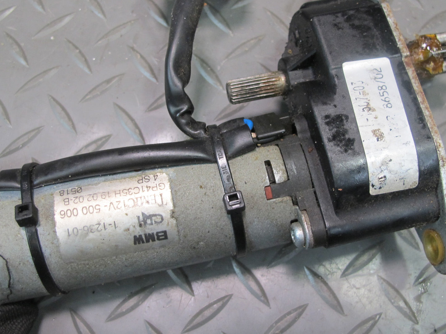 01-06 BMW E46 330ci Convertible Set of 5 Front Left Seat Adjust Motor OEM