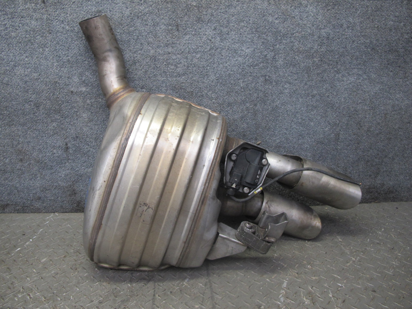 17-21 Porsche Panamera 4S 971 Rear Left Exhaust Muffler 971253351B 44K Miles