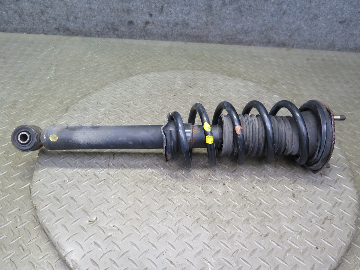 97-00 Lexus JZZ31L SC300 Set of 2 Front Left & Right Strut Shock Absorber OEM