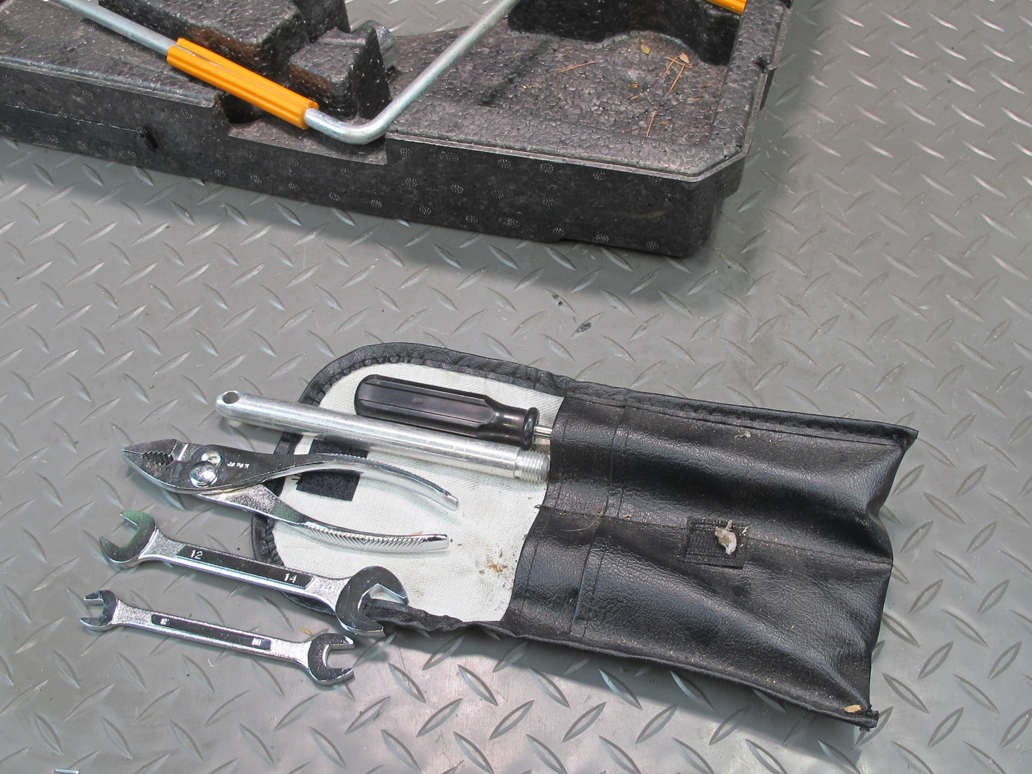 95-00 Lexus SC400 SC300 Spare Tire Lift Jack Tool KIT w Case & Foam Set OEM