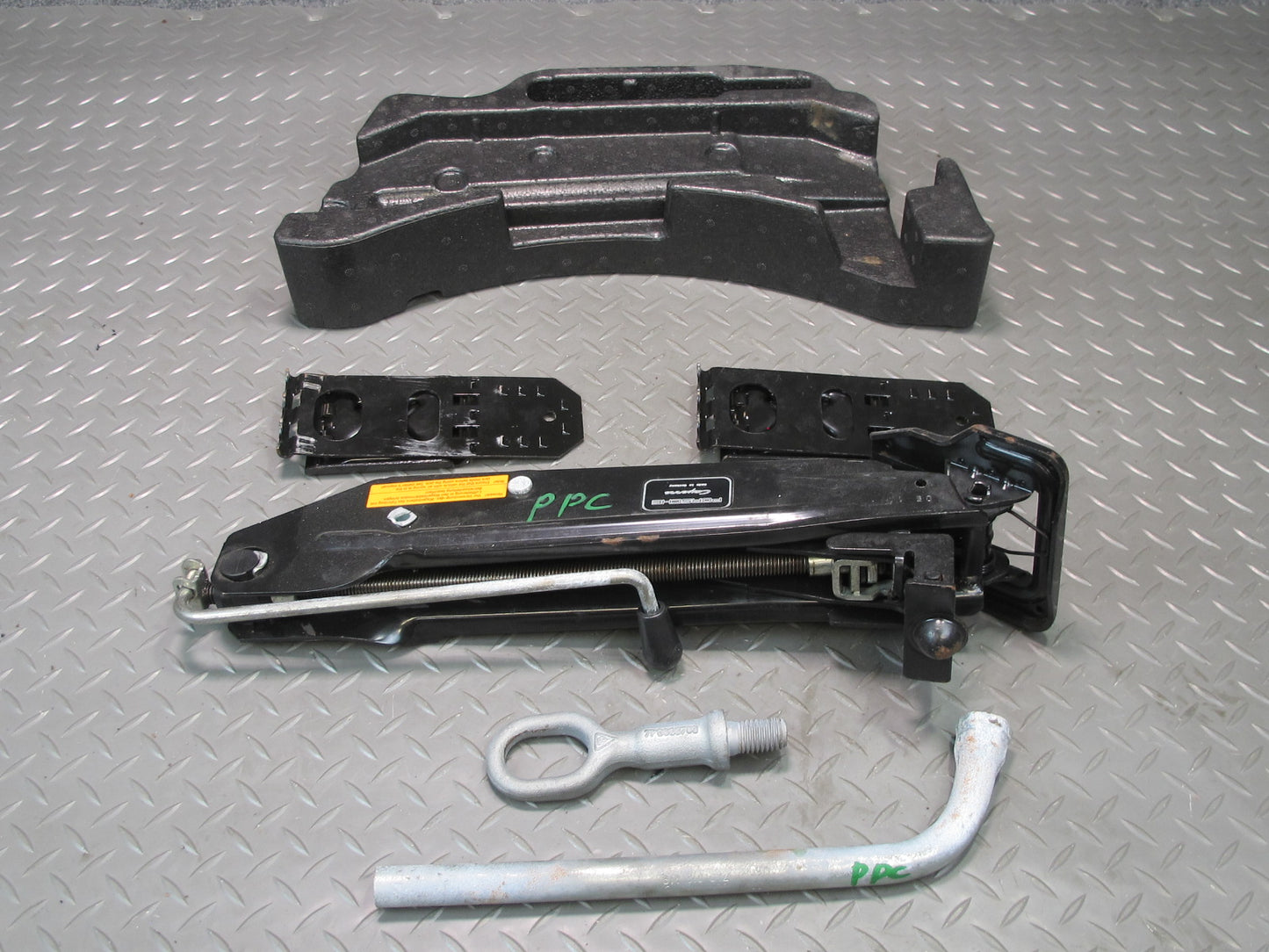 2011-2018 Porsche Cayenne 958 Rear Spare Tire Lift Jack Tool KIT W/ Foam Set