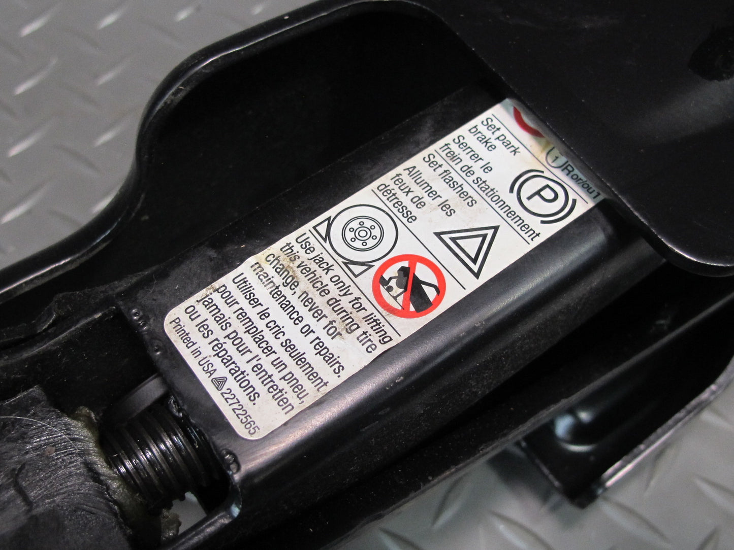 2003-2009 Hummer H2 Emergency Spare Tire Lift Jack Wrench Tool KIT w Case