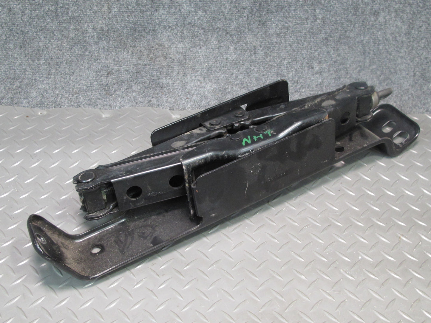 2003-2009 Hummer H2 Emergency Spare Tire Lift Jack Wrench Tool KIT w Case