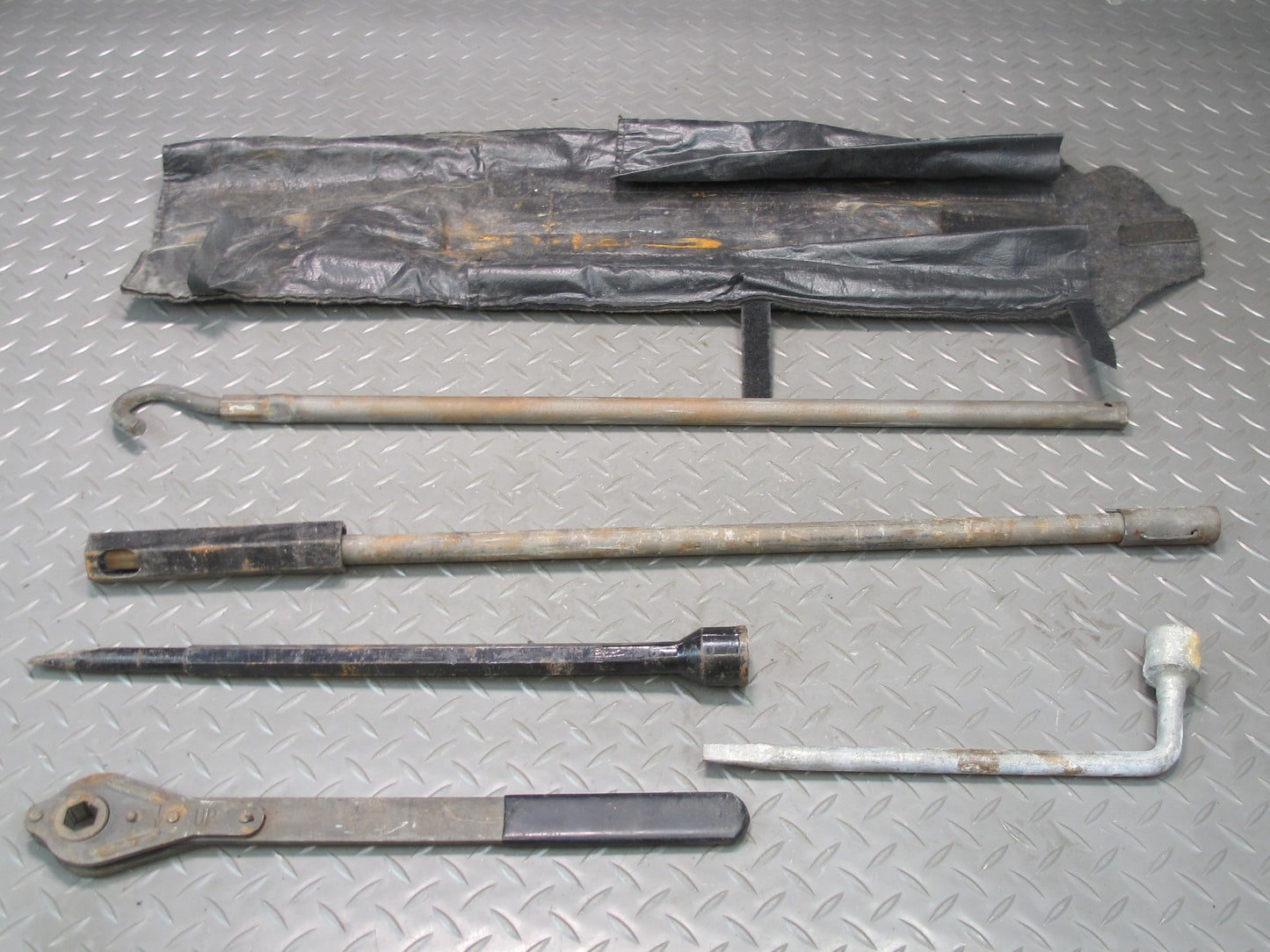 2003-2009 Hummer H2 Emergency Spare Tire Lift Jack Wrench Tool KIT w Case