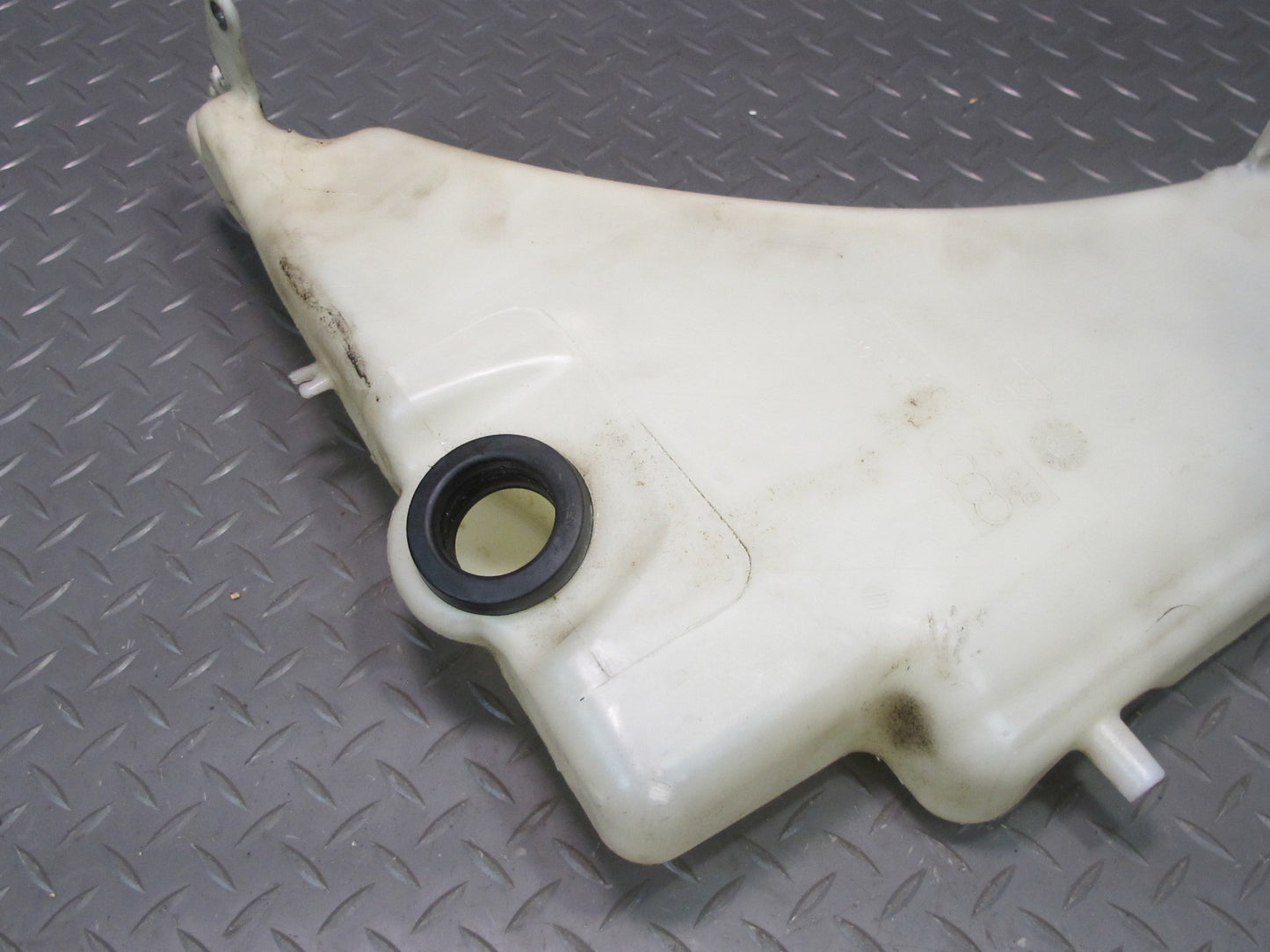 08-17 Audi 8T A5 S5 Window Washer Fluid Reservoir w Pump 8T0955453C OEM