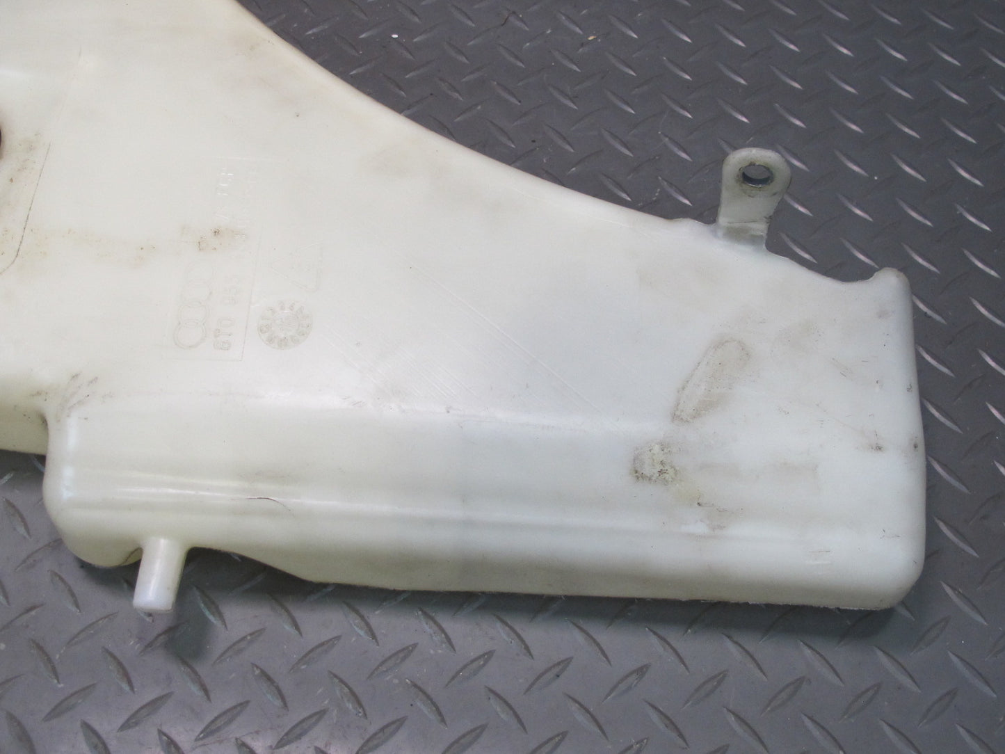 08-17 Audi 8T A5 S5 Window Washer Fluid Reservoir w Pump 8T0955453C OEM