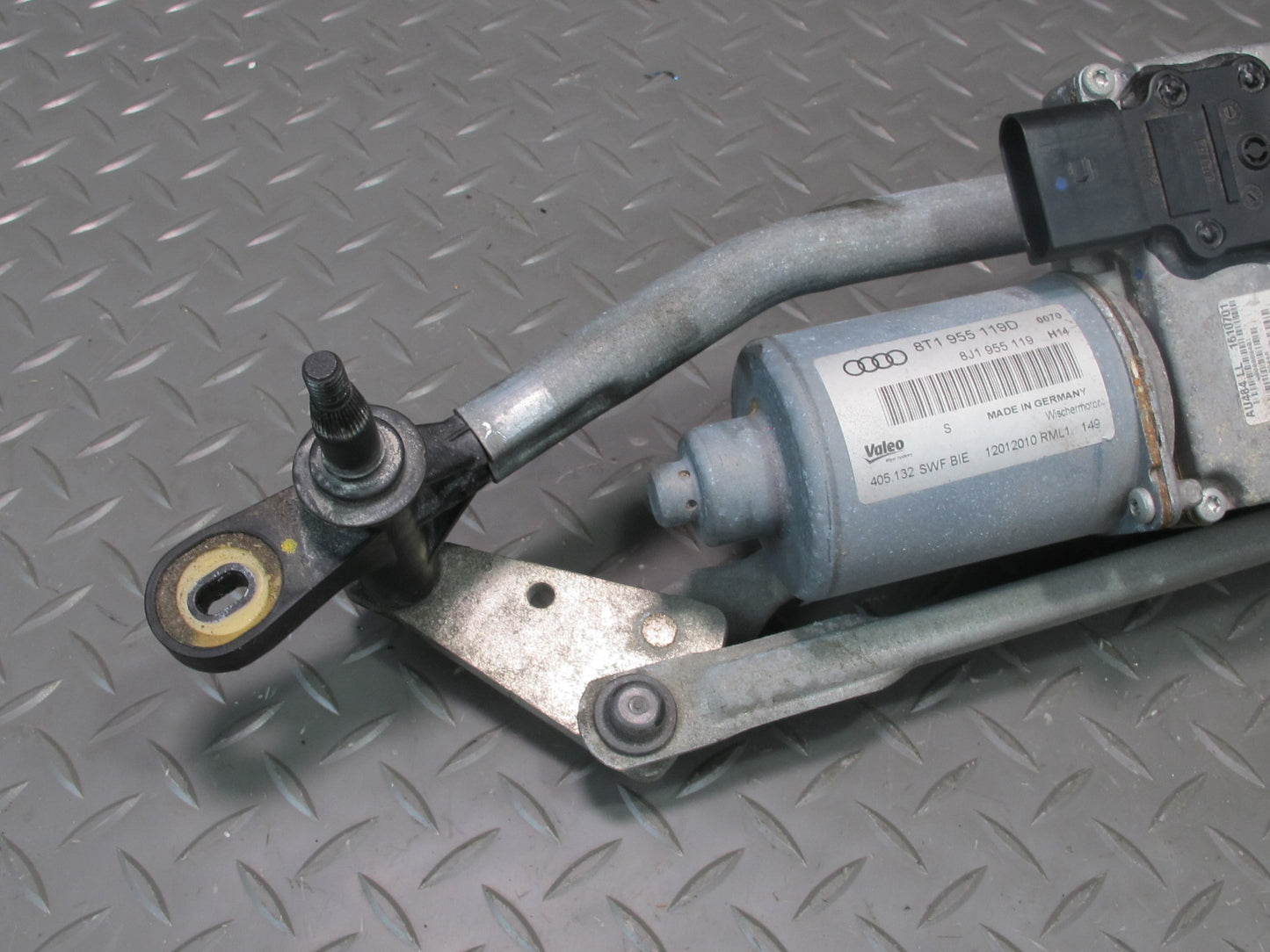 08-17 Audi 8T A5 S5 Coupe Windshield Wiper Transmission Linkage w Motor OEM