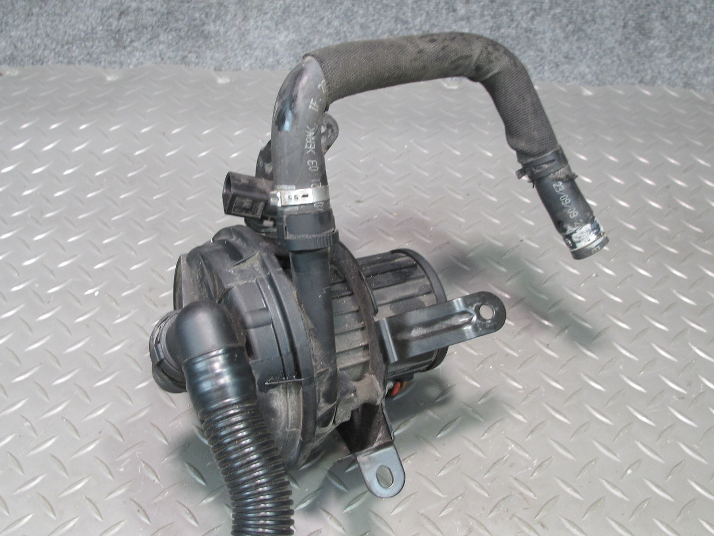 10-12 Audi 8T S5 Secondary Air Injection Smog Pump w Pipes OEM