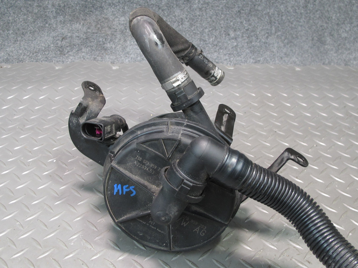 10-12 Audi 8T S5 Secondary Air Injection Smog Pump w Pipes OEM