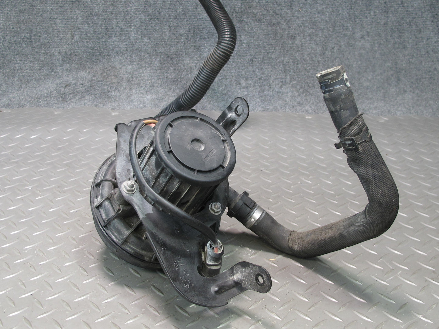 10-12 Audi 8T S5 Secondary Air Injection Smog Pump w Pipes OEM