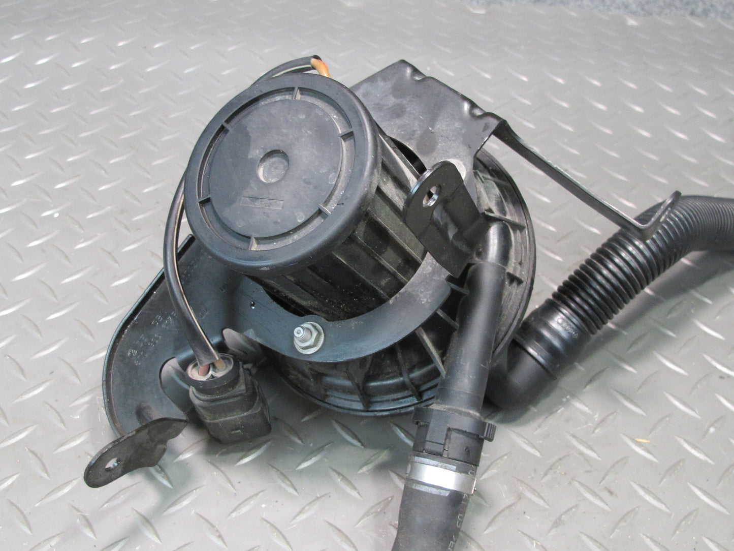 10-12 Audi 8T S5 Secondary Air Injection Smog Pump w Pipes OEM