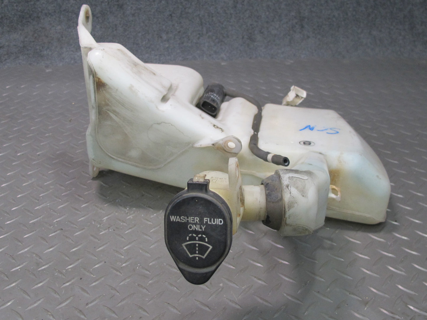 93-00 Lexus JZZ31L SC400 SC300 Windshield Washer Fluid Reservoir Tank w Pump OEM