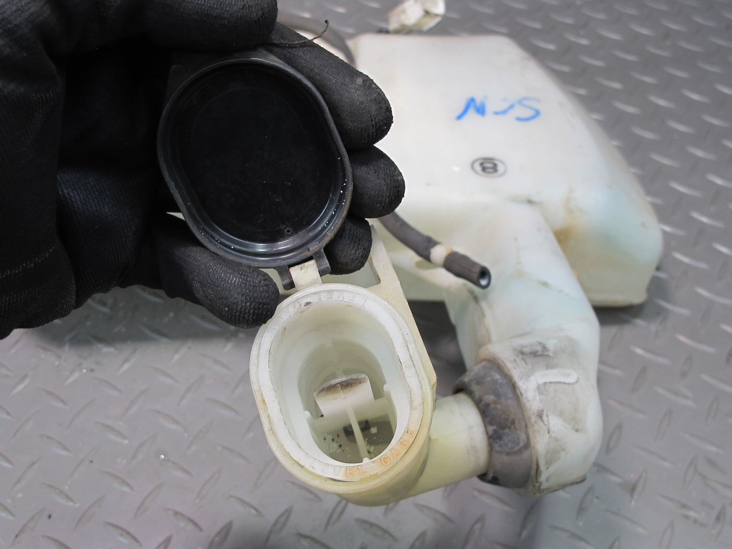 93-00 Lexus JZZ31L SC400 SC300 Windshield Washer Fluid Reservoir Tank w Pump OEM