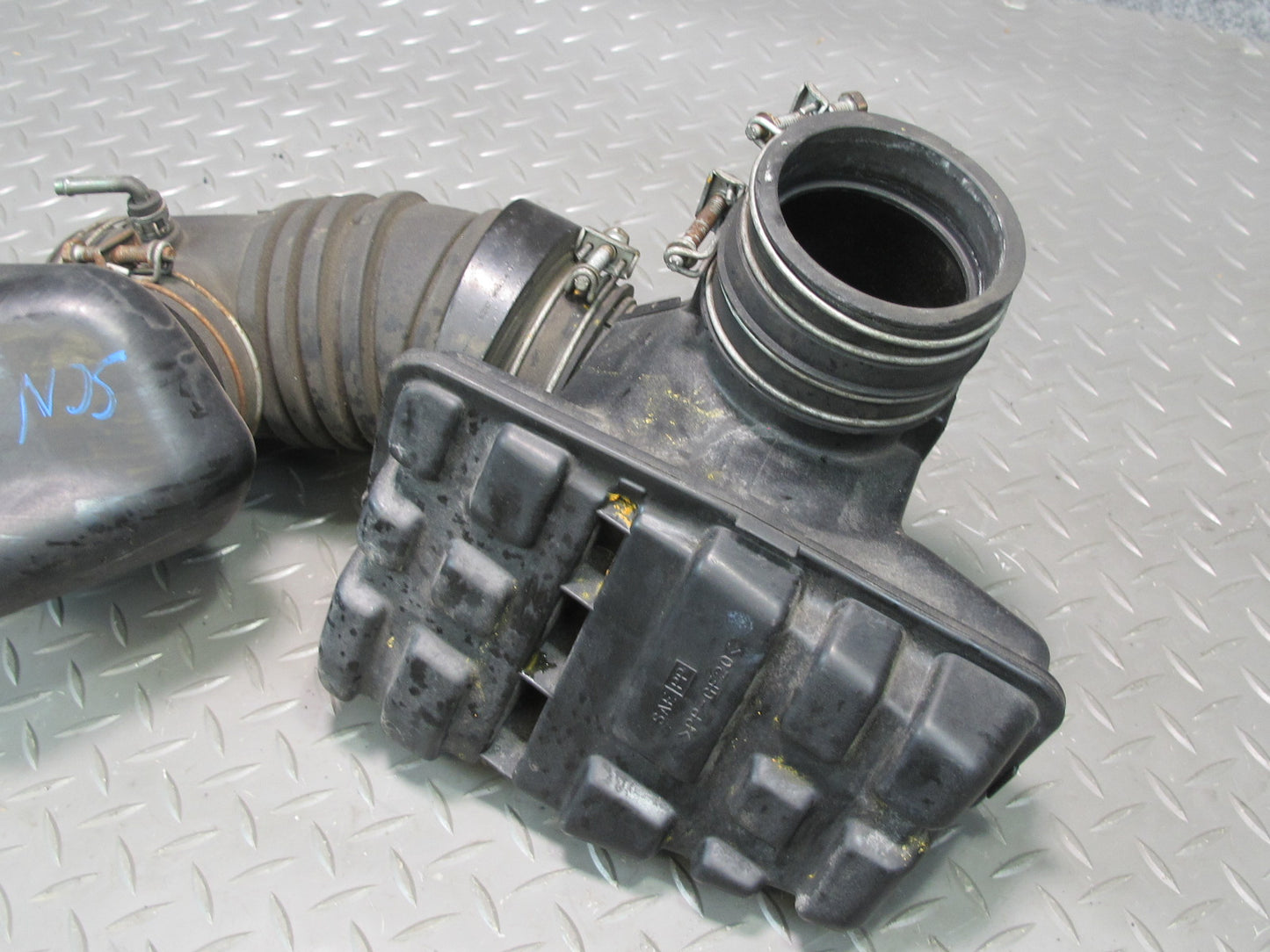 98-00 Lexus JZZ31L SC300 2JZGE Air Intake Resonator w Hose Tube 17893-46120 OEM