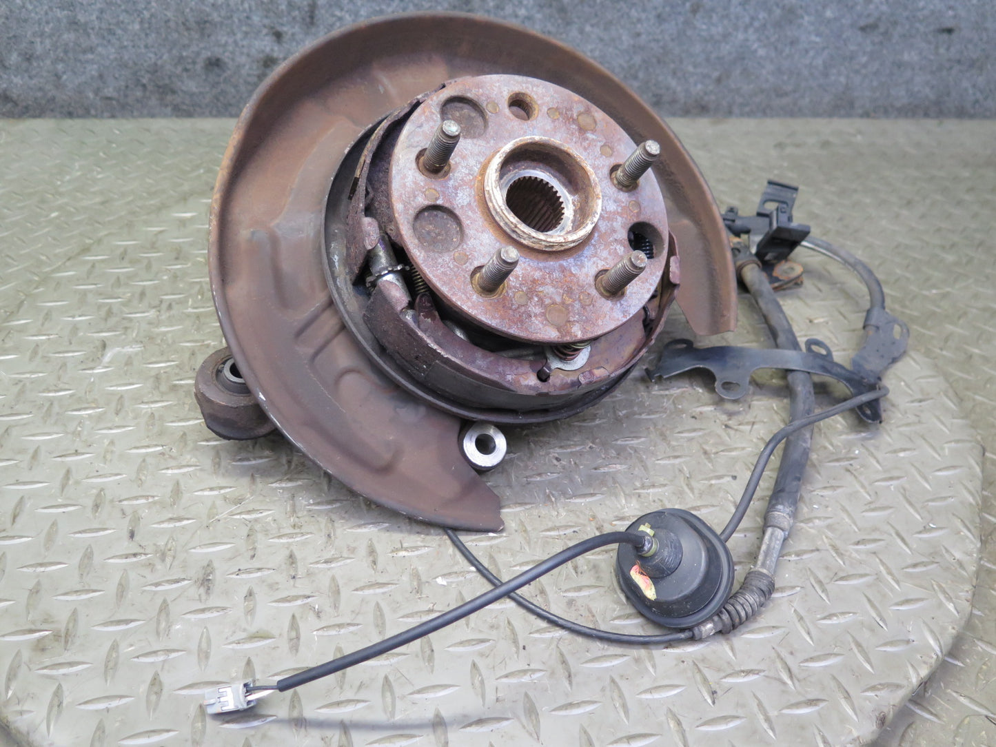 92-00 Lexus JZZ31L SC400 SC300 RWD Rear Left Spindle Knuckle Wheel Hub OEM