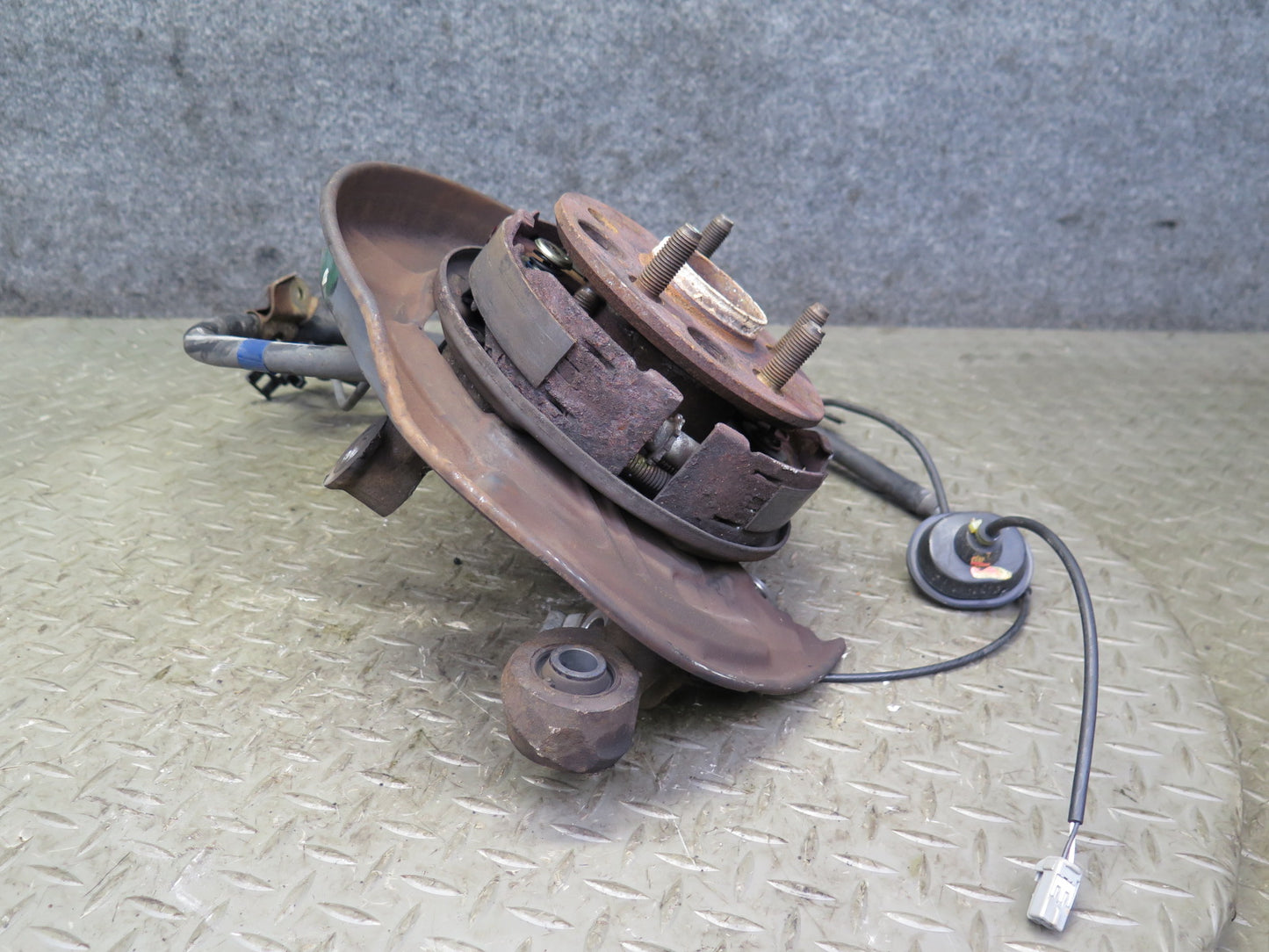 92-00 Lexus JZZ31L SC400 SC300 RWD Rear Left Spindle Knuckle Wheel Hub OEM