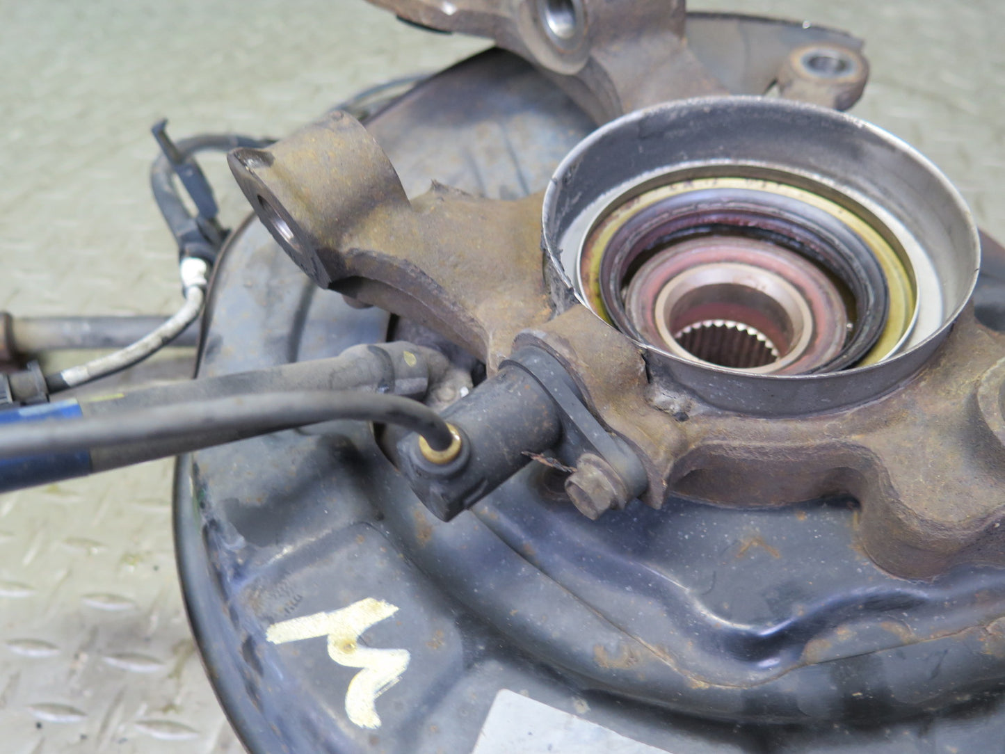 92-00 Lexus JZZ31L SC400 SC300 RWD Rear Left Spindle Knuckle Wheel Hub OEM