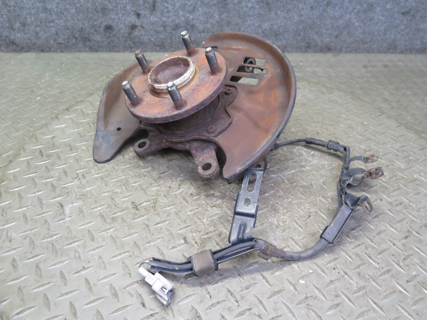 92-00 Lexus JZZ31L SC400 SC300 RWD Front Left Spindle Knuckle Wheel Hub OEM