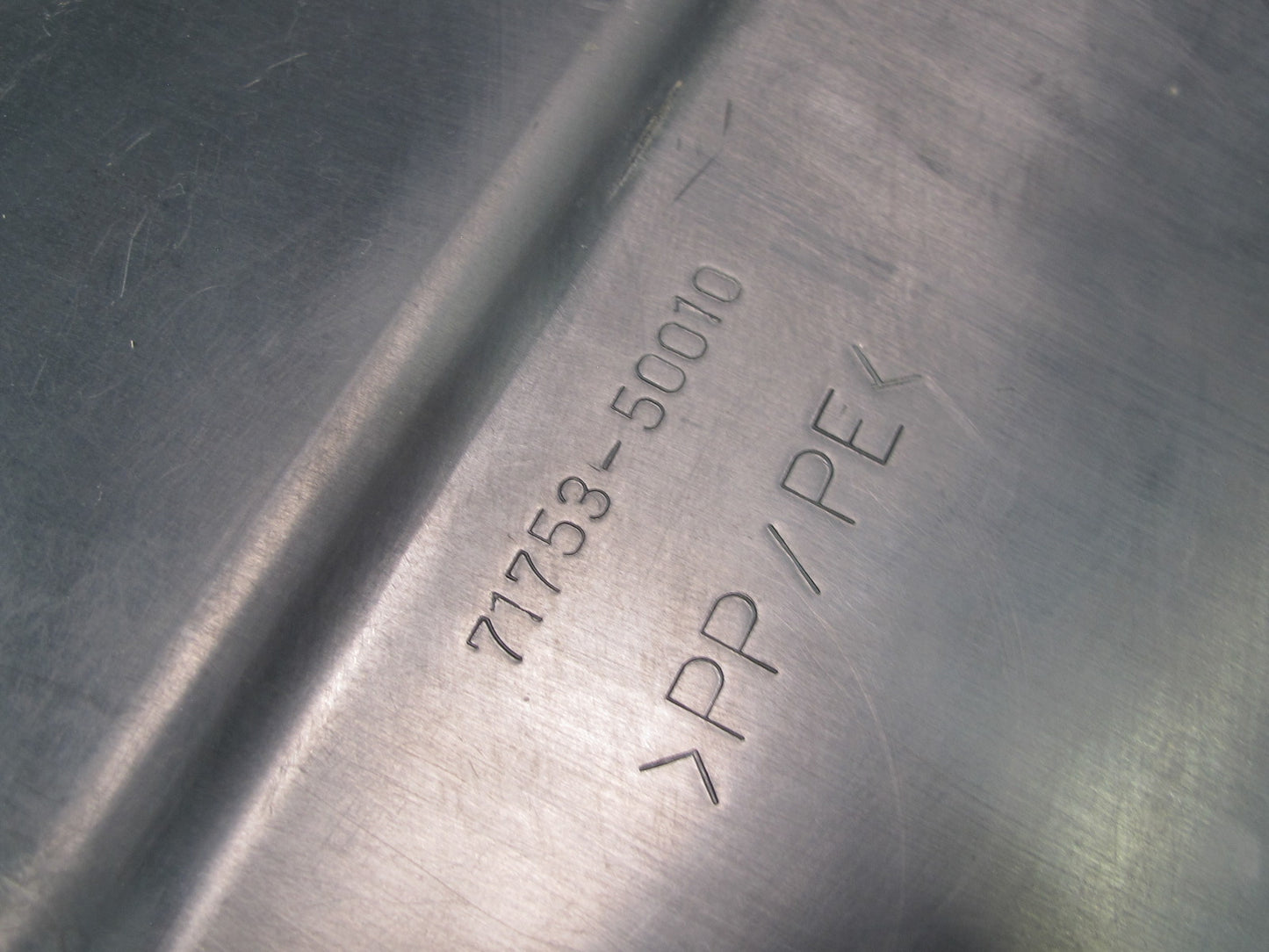 95-00 Lexus UCF20L LS400 Under Seat First AID KIT w Box 71753-50010 OEM