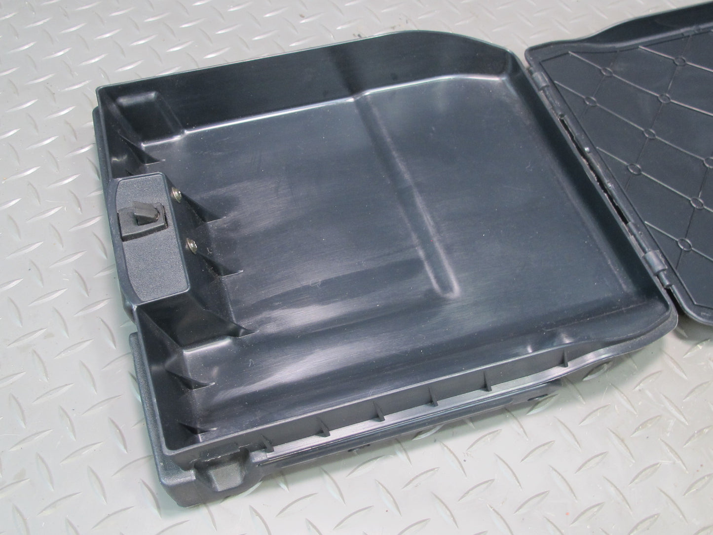 95-00 Lexus UCF20L LS400 Under Seat First AID KIT w Box 71753-50010 OEM