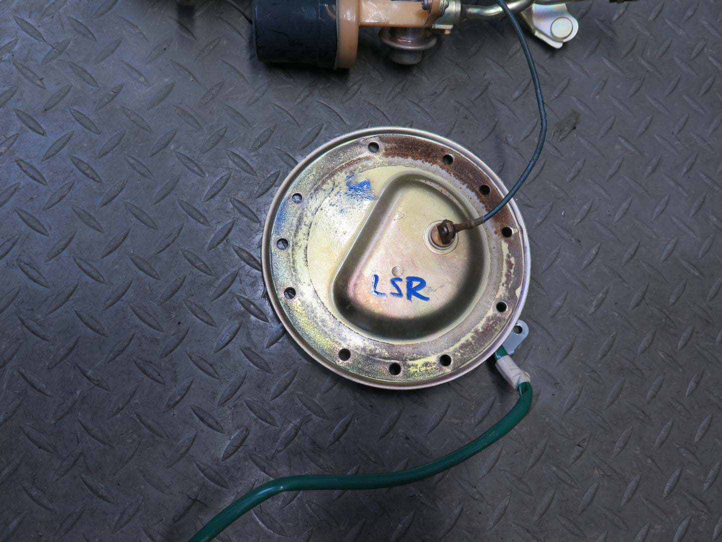 98-99 Lexus UCF20L LS400 1UZFE Set of 2 Fuel Pump Level Sensor Sending Unit OEM