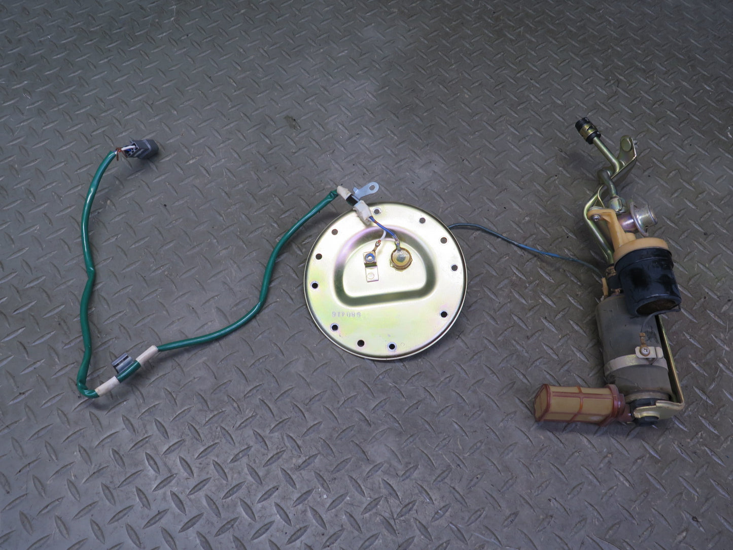 98-99 Lexus UCF20L LS400 1UZFE Set of 2 Fuel Pump Level Sensor Sending Unit OEM