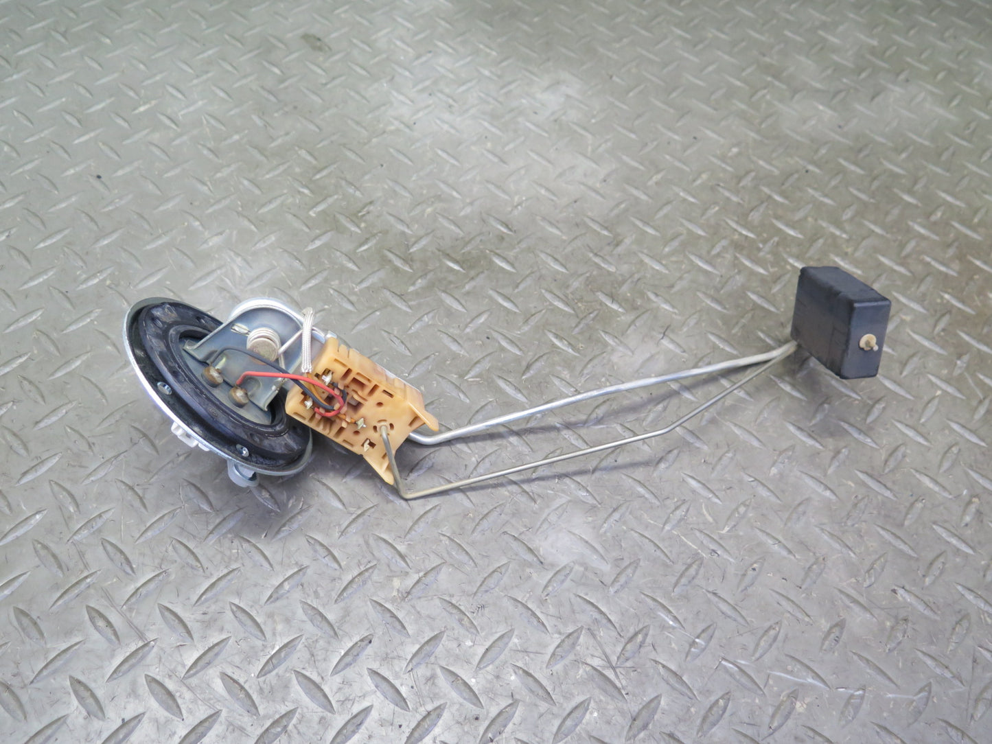 98-99 Lexus UCF20L LS400 1UZFE Set of 2 Fuel Pump Level Sensor Sending Unit OEM