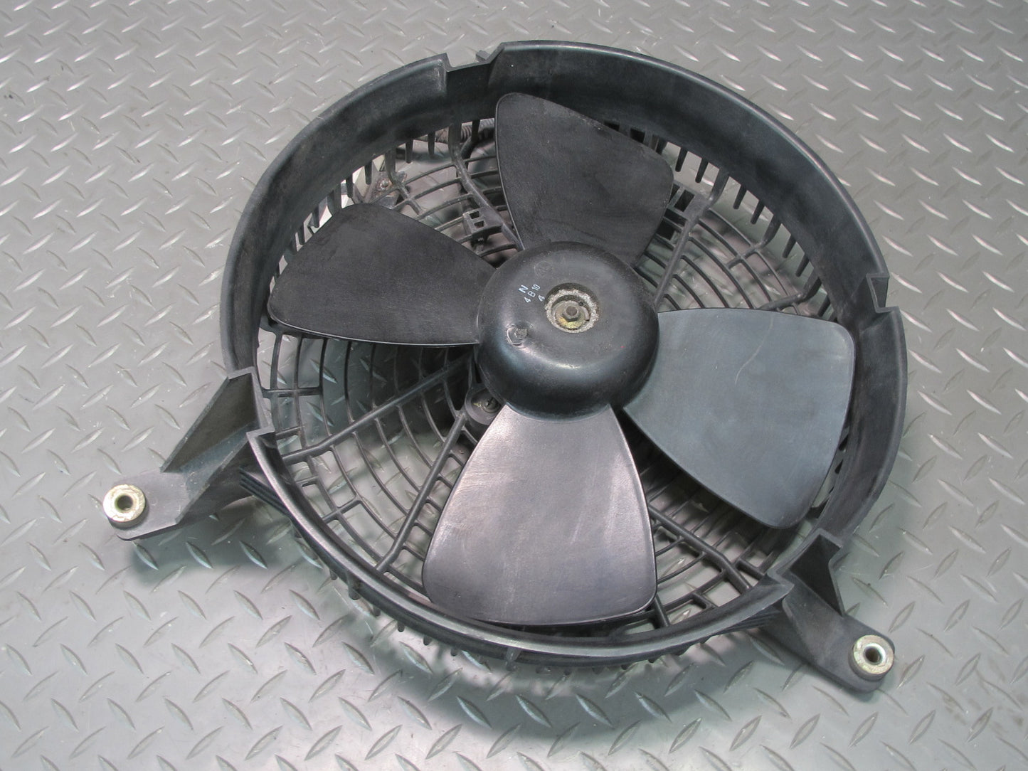 95-00 Lexus UCF20L LS400 4-BLADE Engine Cooling Fan Motor w Shroud OEM