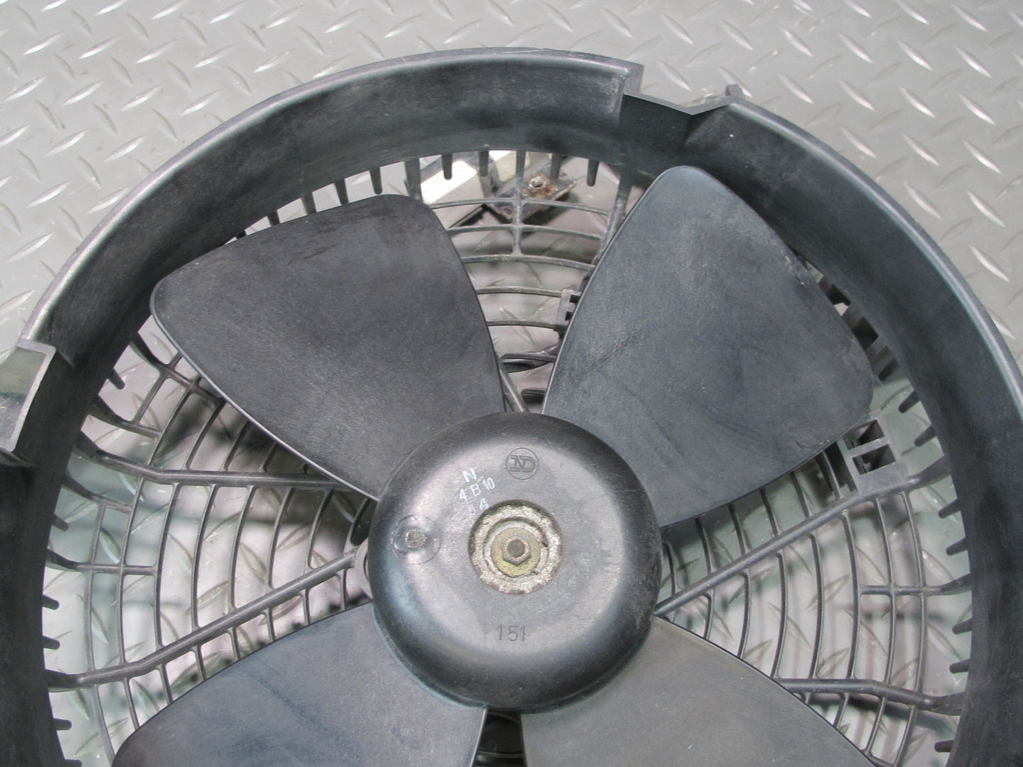 95-00 Lexus UCF20L LS400 4-BLADE Engine Cooling Fan Motor w Shroud OEM