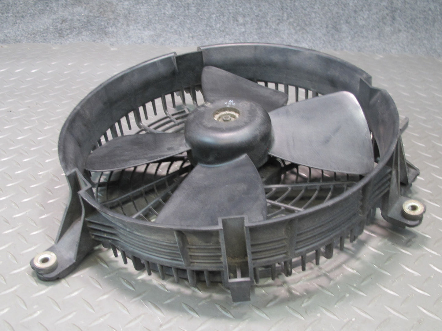 95-00 Lexus UCF20L LS400 4-BLADE Engine Cooling Fan Motor w Shroud OEM