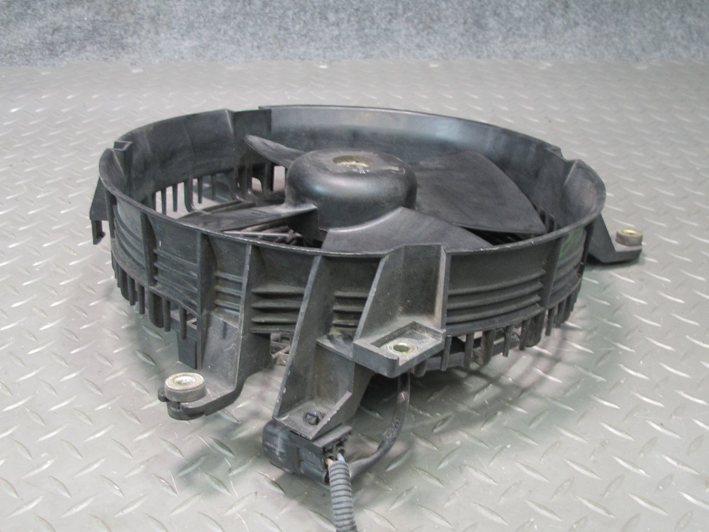 95-00 Lexus UCF20L LS400 4-BLADE Engine Cooling Fan Motor w Shroud OEM