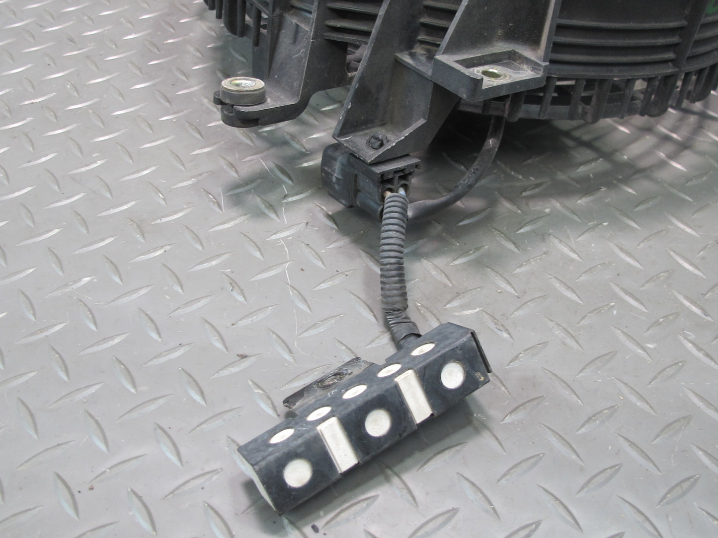 95-00 Lexus UCF20L LS400 4-BLADE Engine Cooling Fan Motor w Shroud OEM