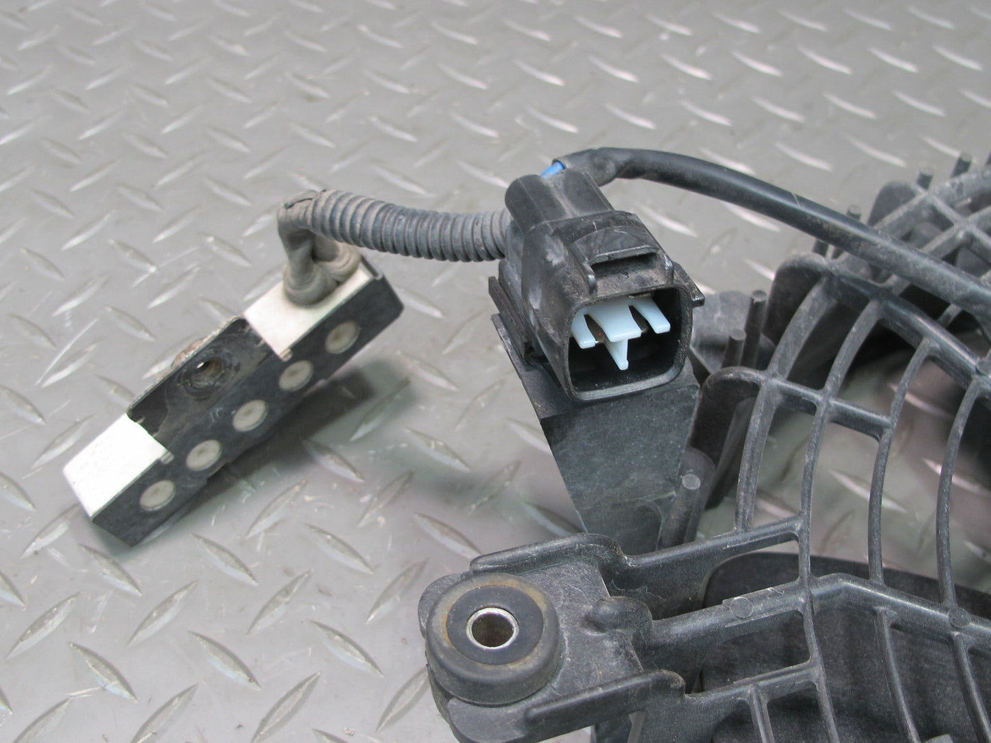 95-00 Lexus UCF20L LS400 4-BLADE Engine Cooling Fan Motor w Shroud OEM